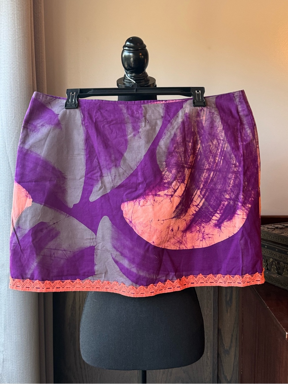 Caribelle Batik Purple & Coral Mini Skirt with Lace Trim large nwot